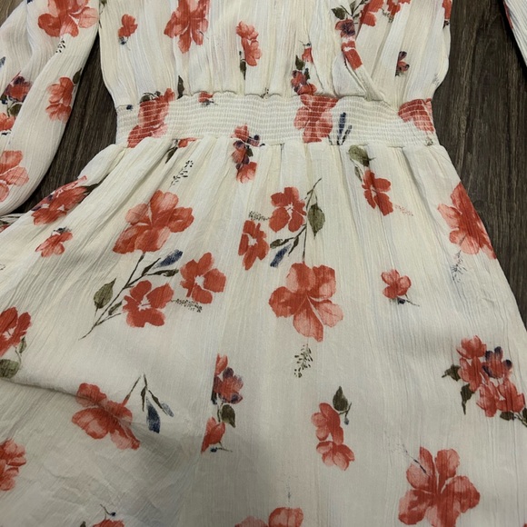 Women’s Floral romper - Picture 3 of 4